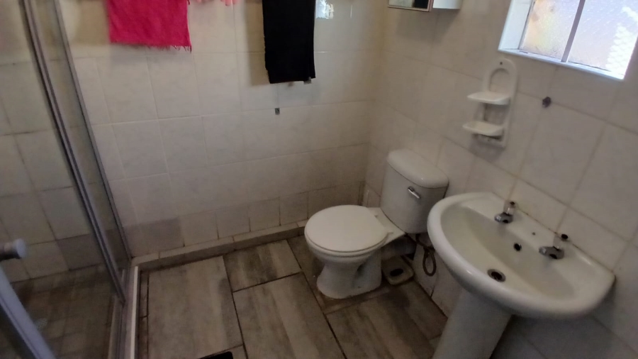 10 Bedroom Property for Sale in Brandwag Free State